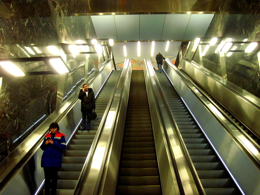Эскалаторы на станции метро Хорошёвская - alek48s 