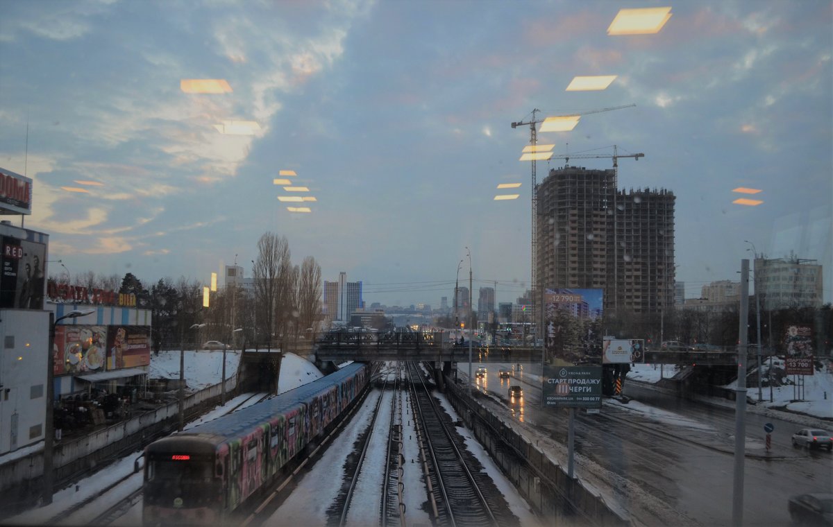 Город через окно - Валентина Данилова