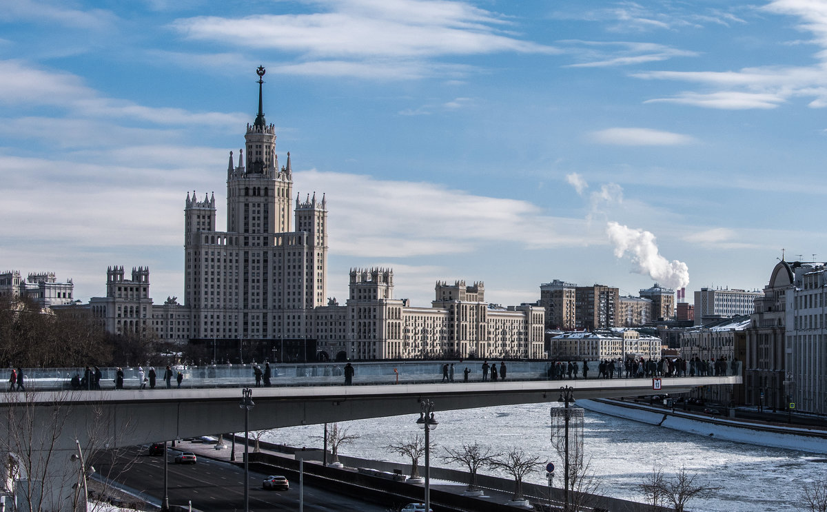 Мост в Зарядье. - Владимир Безбородов