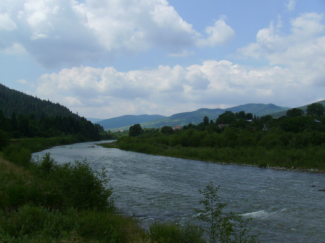 Река   Прут   и   Карпатские   горы   в   Делятине - Андрей  Васильевич Коляскин