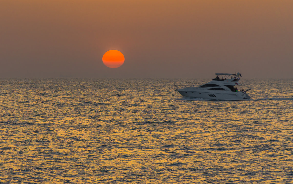 Закат в Персидском заливе - Павел © Смирнов