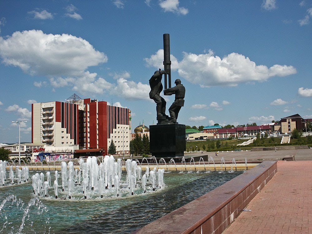 Памятник Нефтяникам. Альметьевск. Татарстан - MILAV V