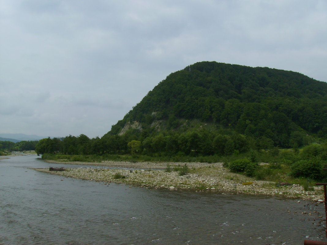 Река   Быстрица   Надворнянская   и   Карпатские   горы   в   Надворной - Андрей  Васильевич Коляскин