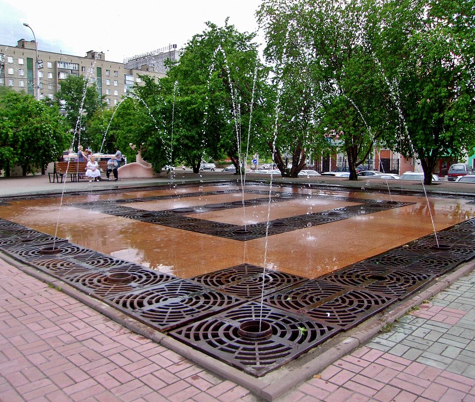 У фонтана - Марина Таврова 
