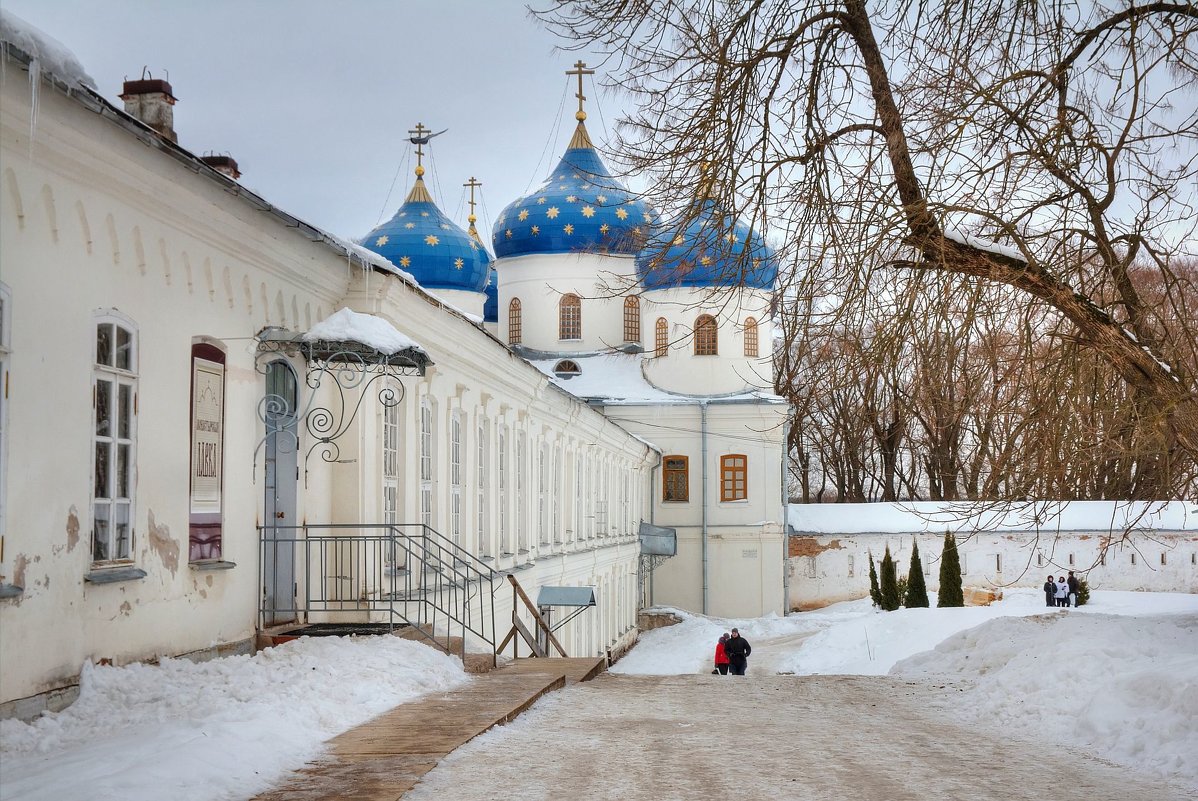 Собор Воздвижения Честного Креста Господня в Юрьевом монастыре - Константин 