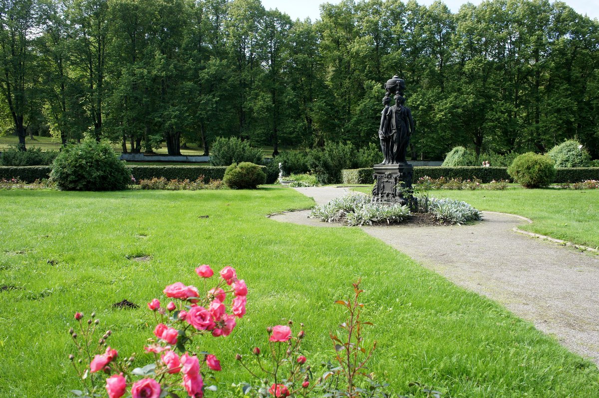 "Три грации" в дворцовом саду - Елена Павлова (Смолова)