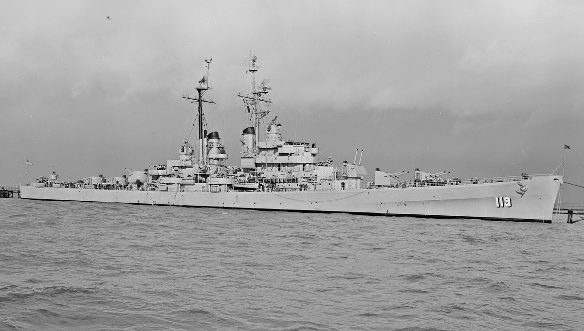 USS "Juneau" (CL -119).американский лёгкий крейсер. - Александр 
