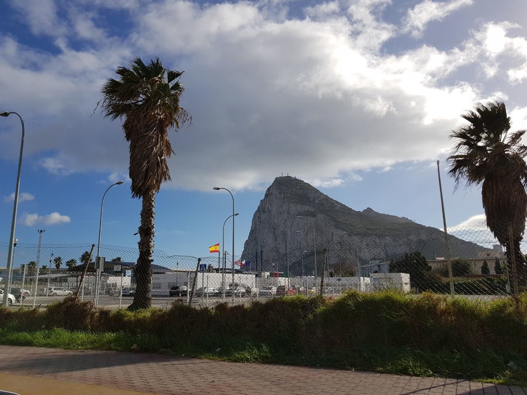 Гибралтарская скала. Вид с испанской стороны - Ирина Via