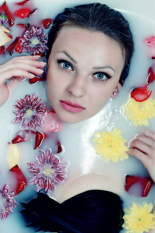молоко и цветы - Анна Семенова