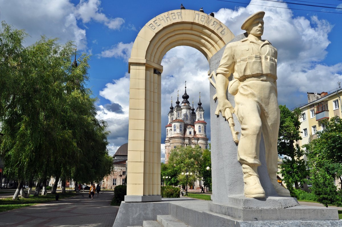 Памятник воинам-интернационалистам в Калуге. - Лариса Вишневская