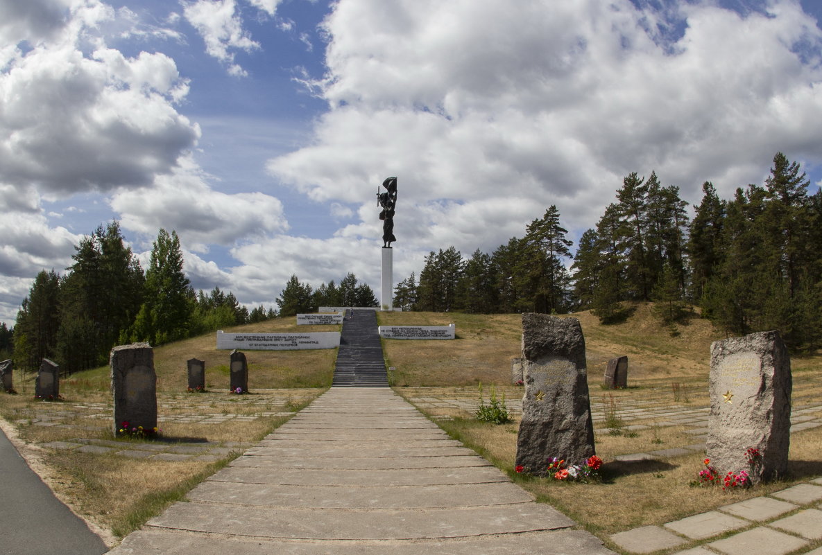 Памятник "Партизанская Слава" в г. Луга - Serega  