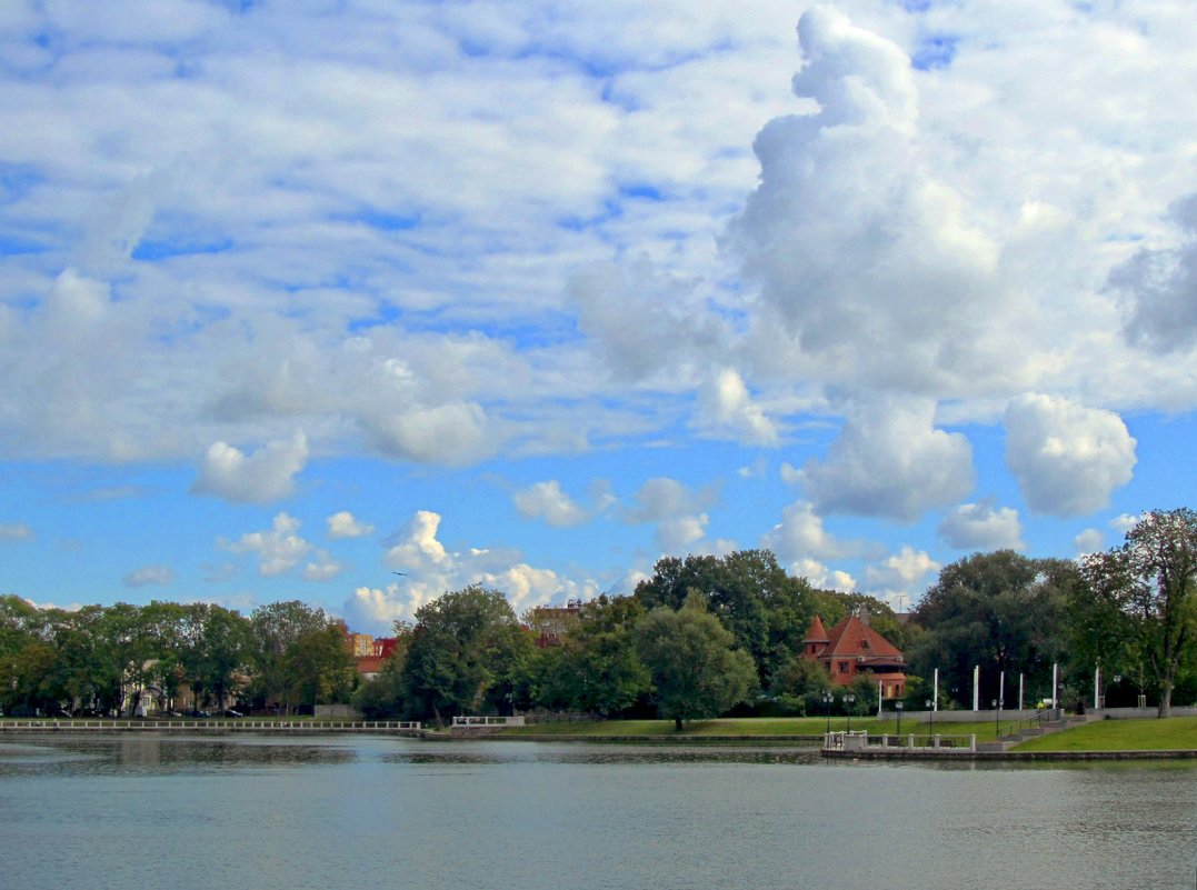 Облака над озером - Сергей Карачин