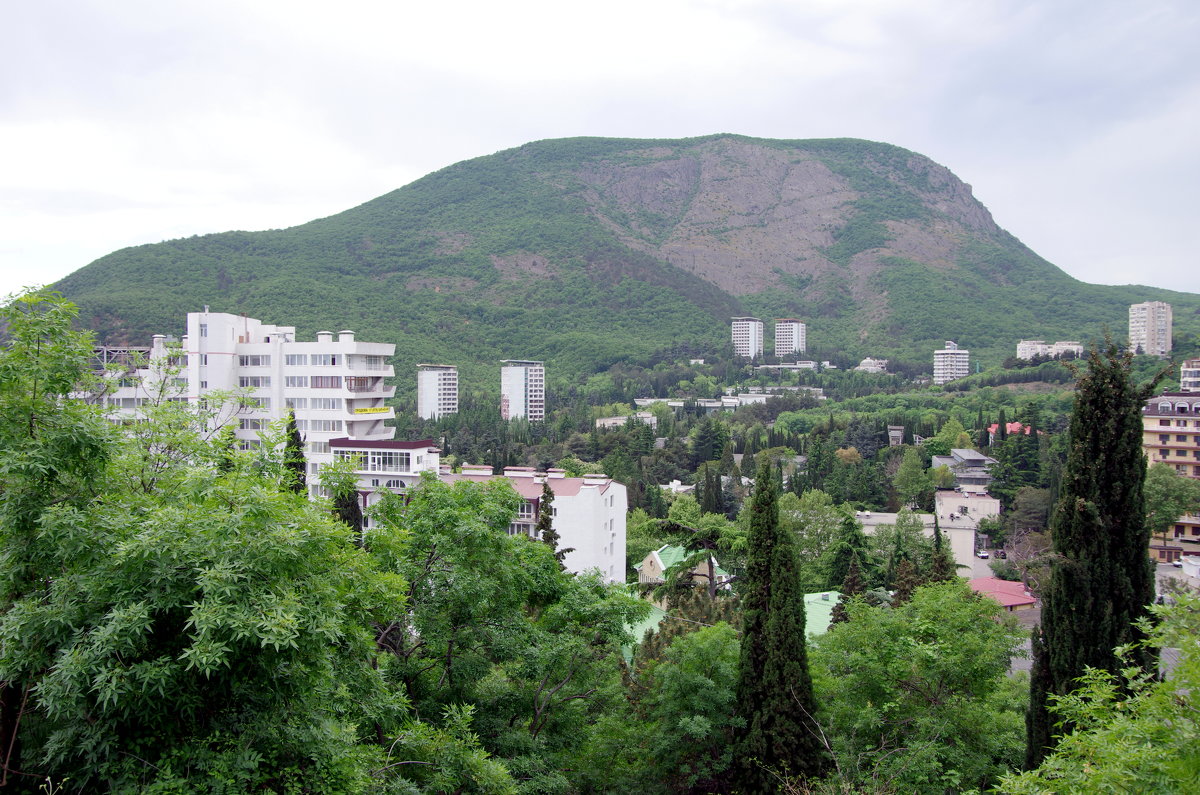 Восточный склон Аю-даг (известна как «Медведь-гора») - Валерий Новиков