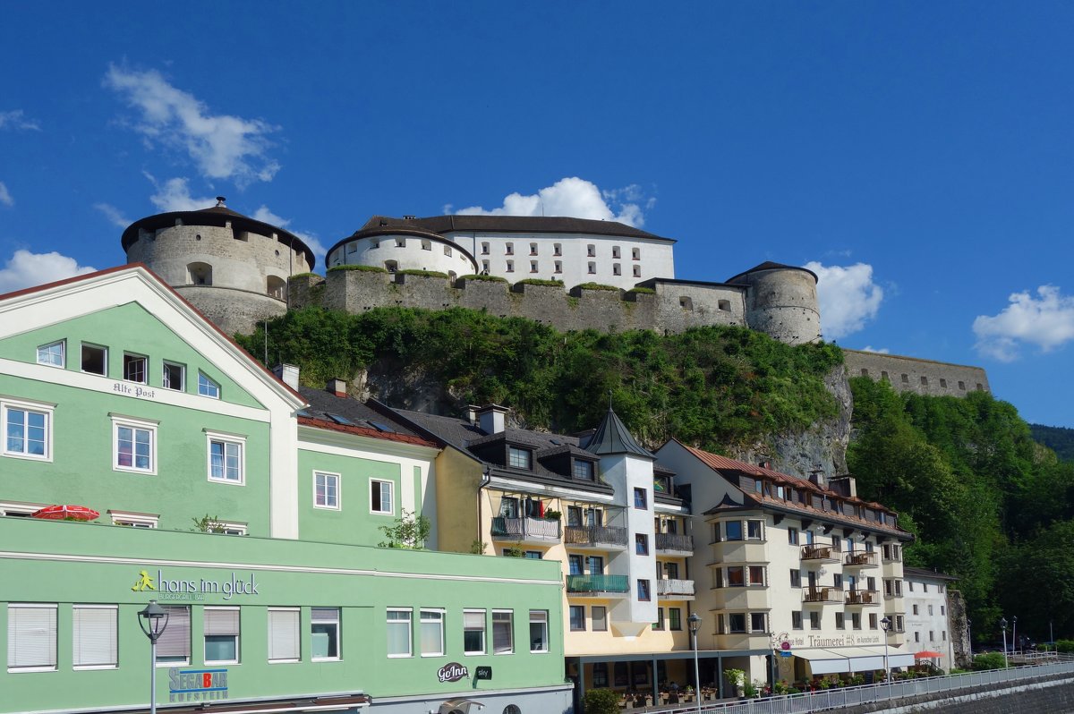 Ку́фштайн — город в Австрии, расположен на берегу реки Инн... - Galina Dzubina