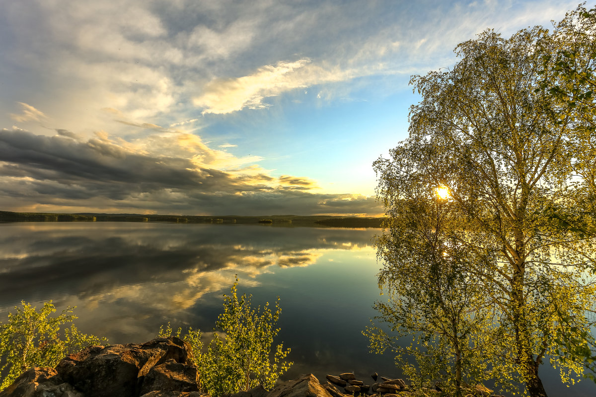 отражаясь в озере - Василий Иваненко