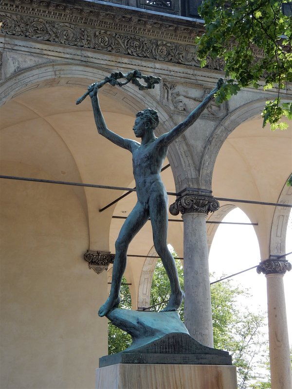 Скульптура возле Летнего дворца королевы Анны - Елена Гуляева (mashagulena)