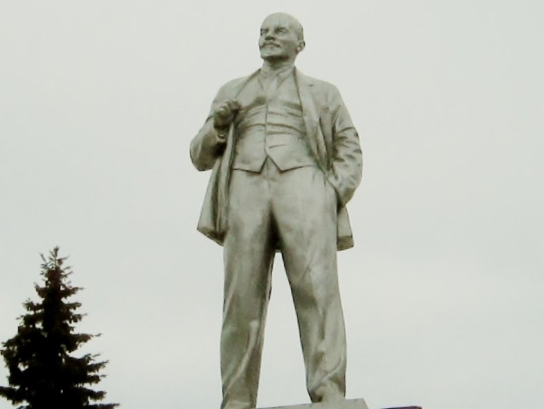 Памятник Ленину на площади Революции в Истре - Елена (ЛенаРа)