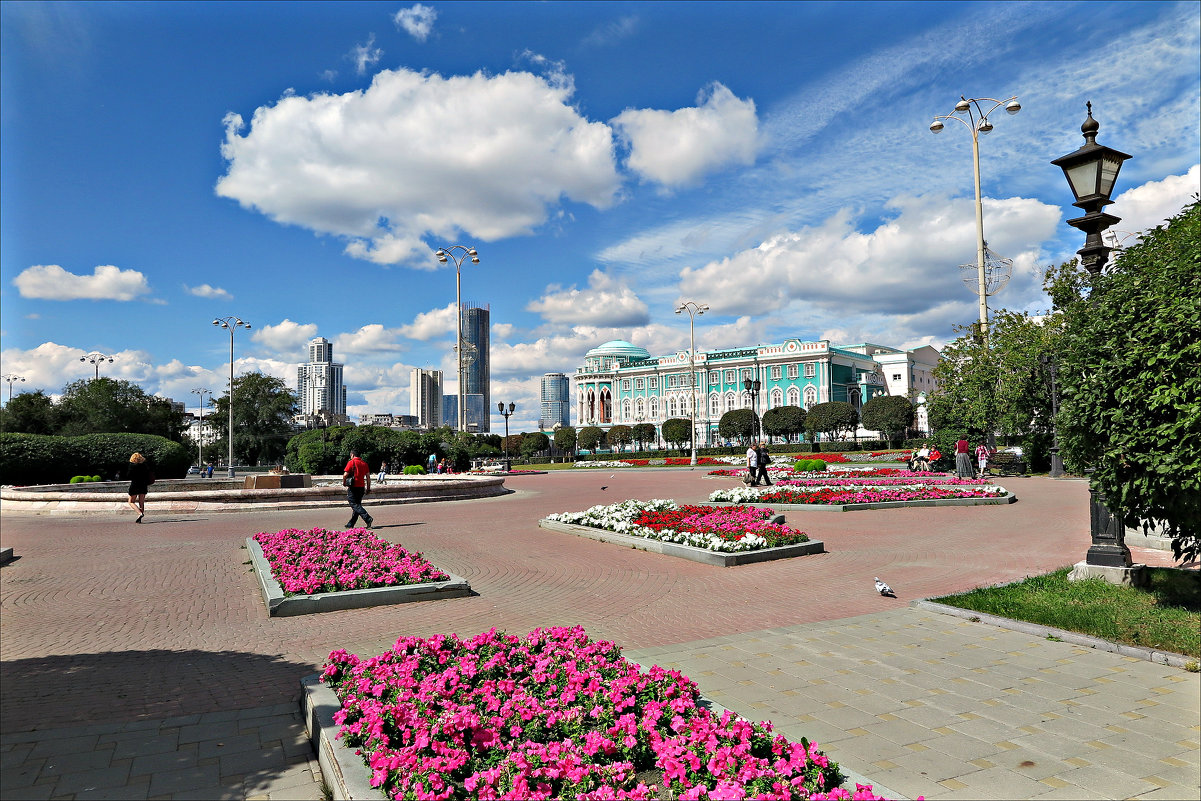 Летом в Екатеринбурге - Leonid Rutov