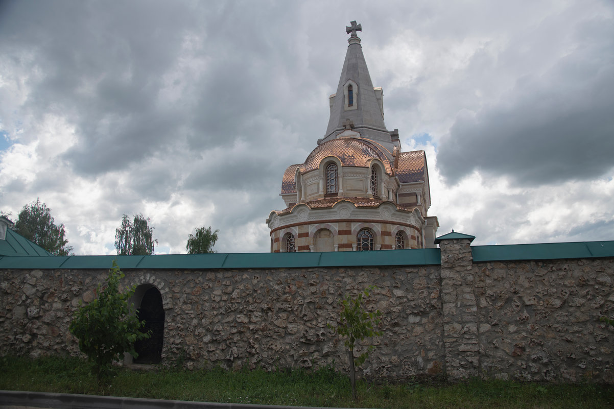 Высоцкий мужской монастырь - михаил 