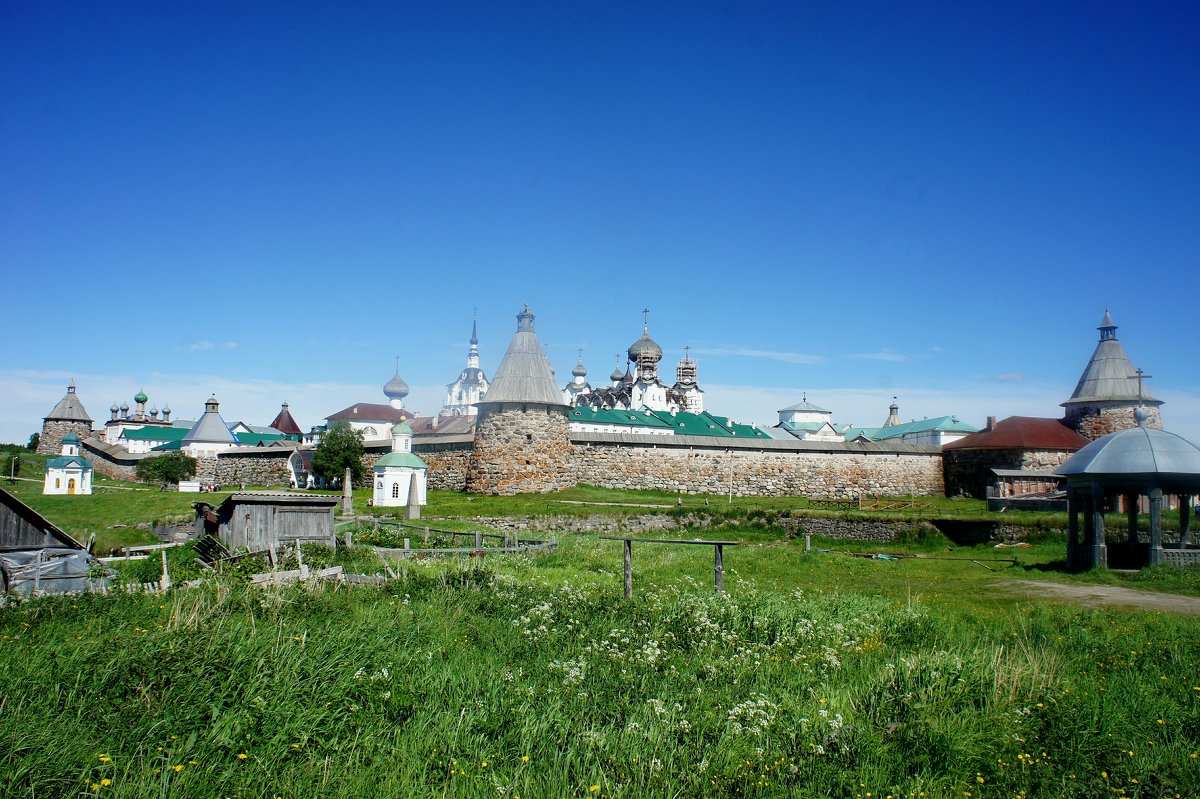 Вид на западную стену крепости из-за сухого дока, с ул.Приморской - Елена Павлова (Смолова)