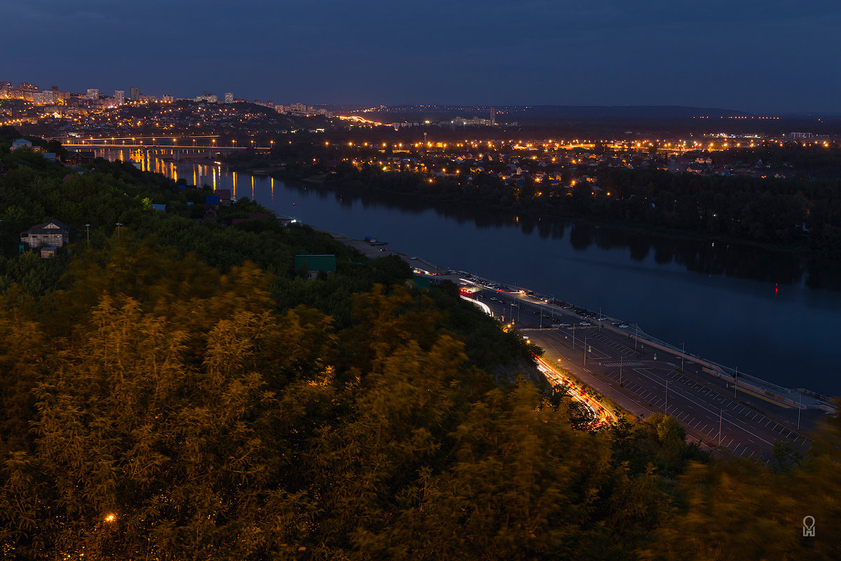 Вид на вечернюю Уфу и реку Агидель (Белую). - Олег Манаенков