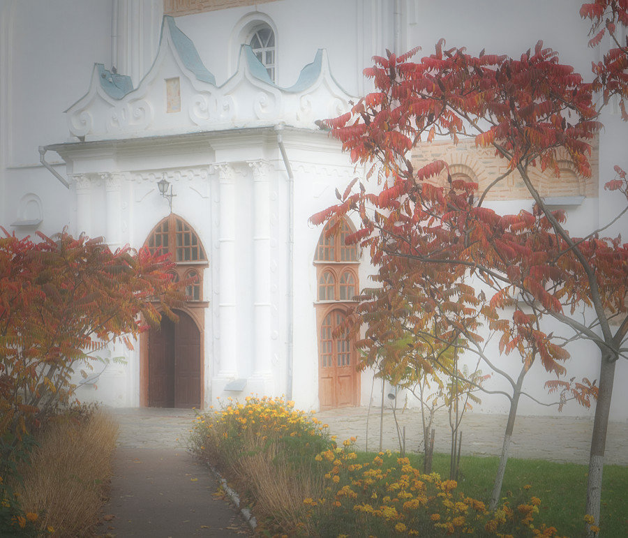 Осень около собора. - Андрий Майковский