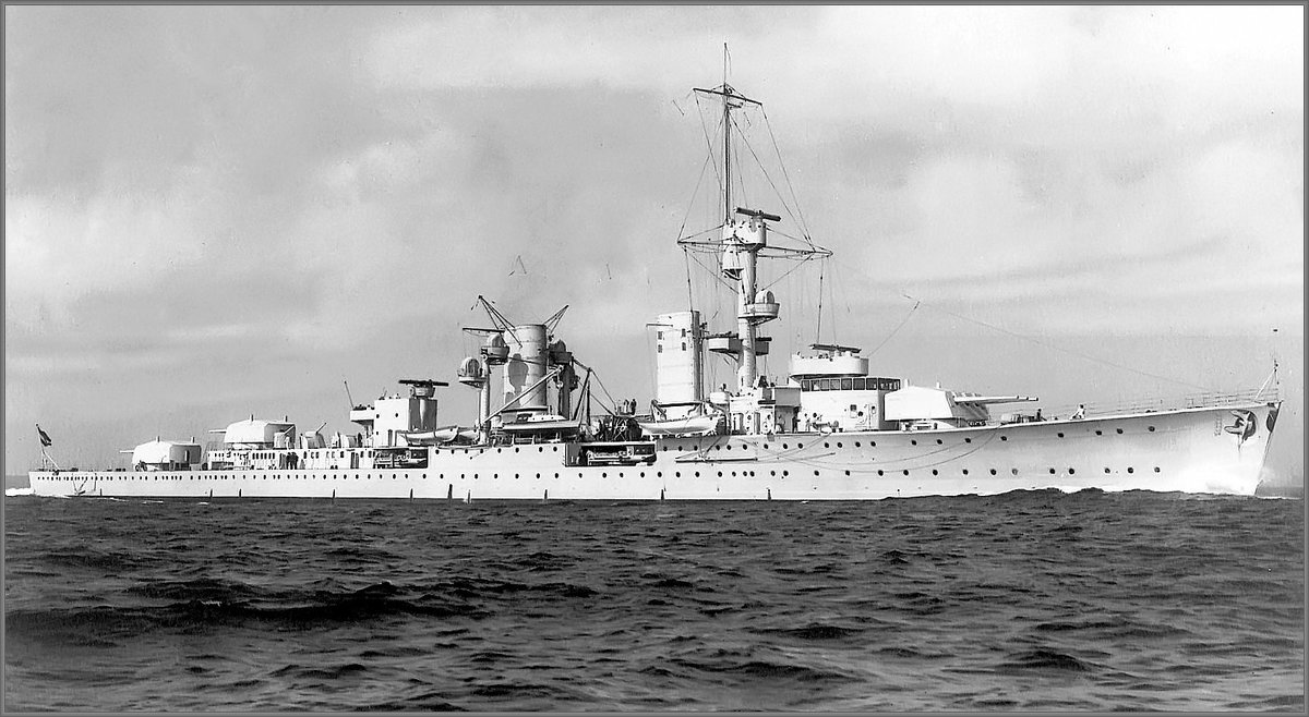 German light cruiser "Karlsruhe" circa 1930. - Александр 