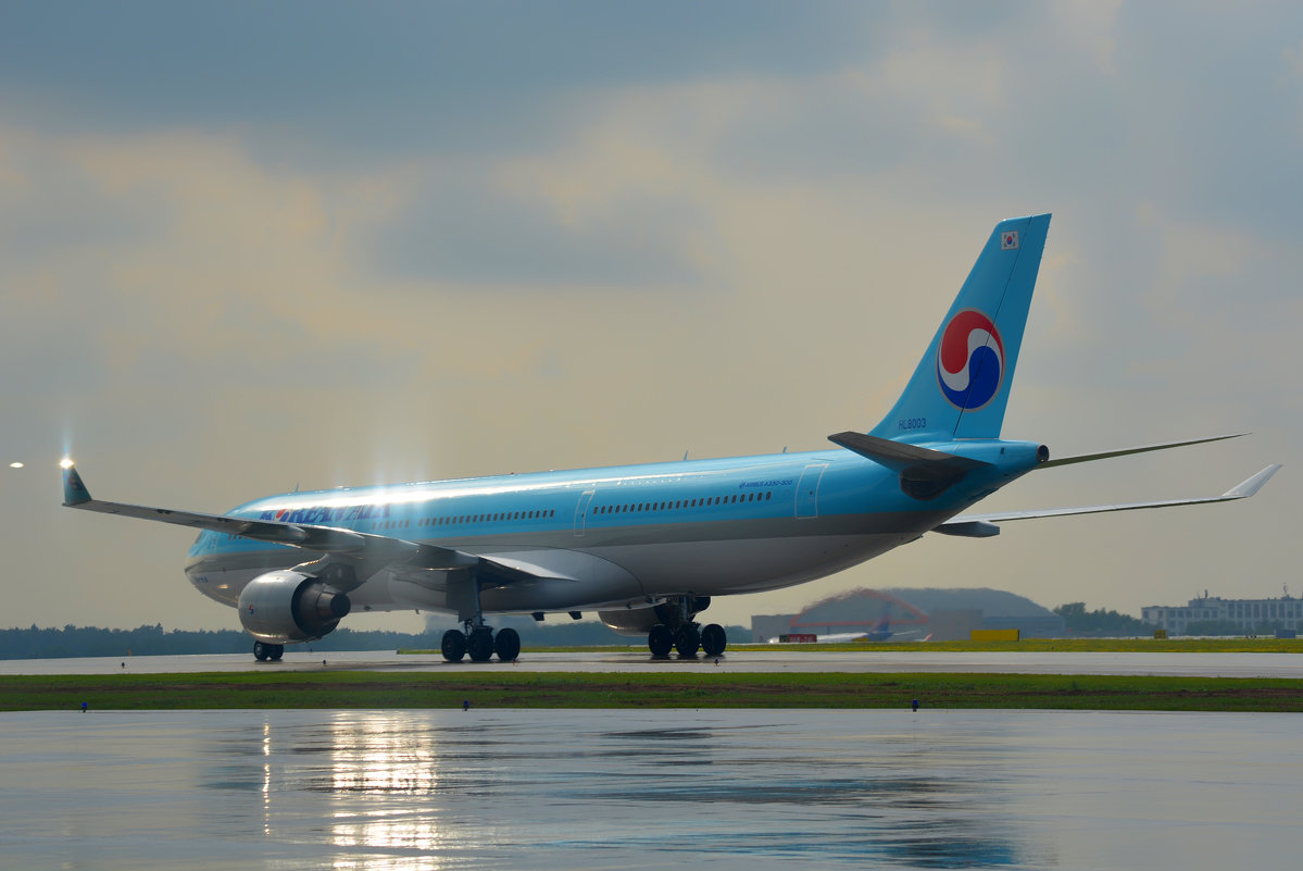 Korean Air - Kylie Row