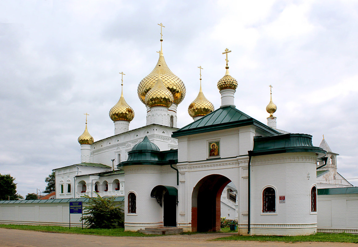 собор мужского монастыря в Угличе - Татьяна 