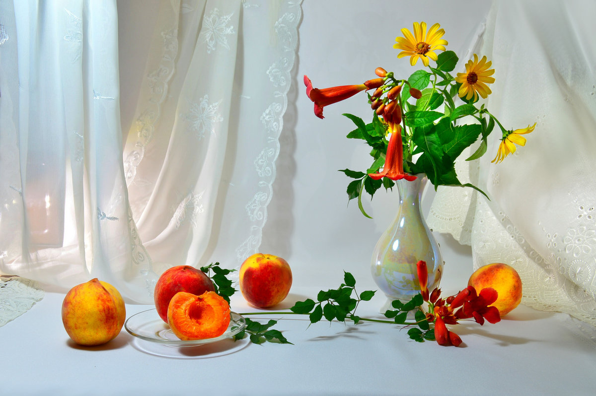 Персики и цветы - Наталия Лыкова