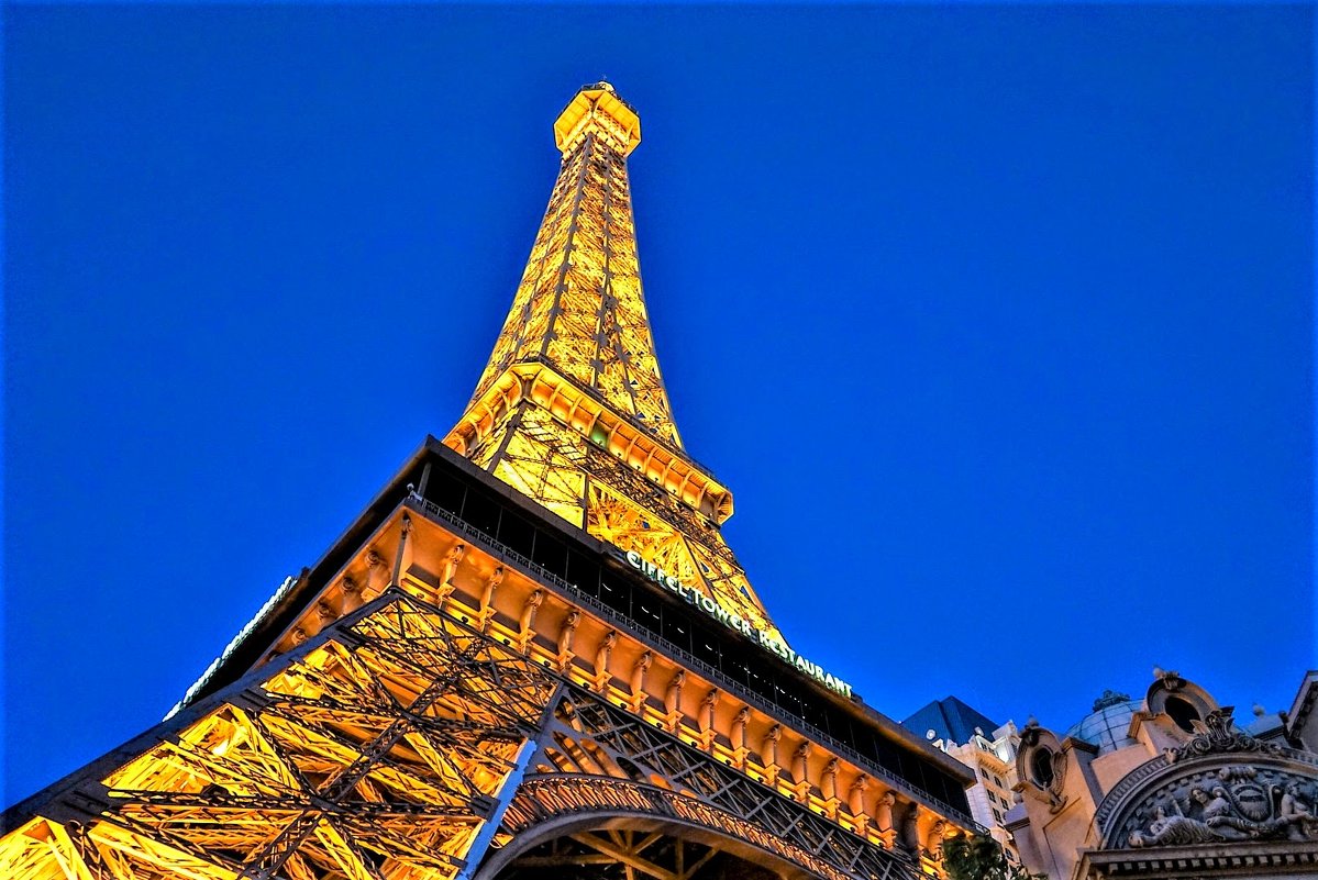 Eiffel tower in Las Vegas - Arman S