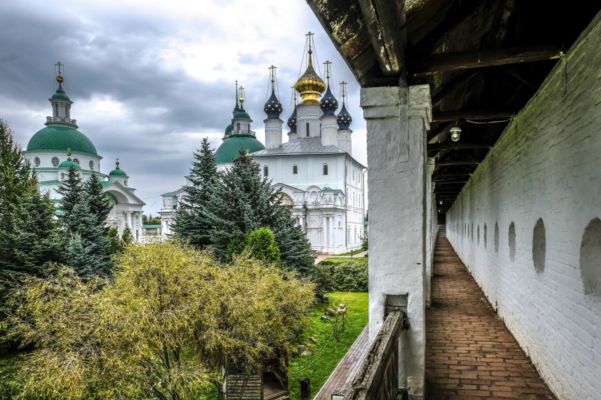 внутренний вид Спасо-Яквылевского монастыря - Георгий А