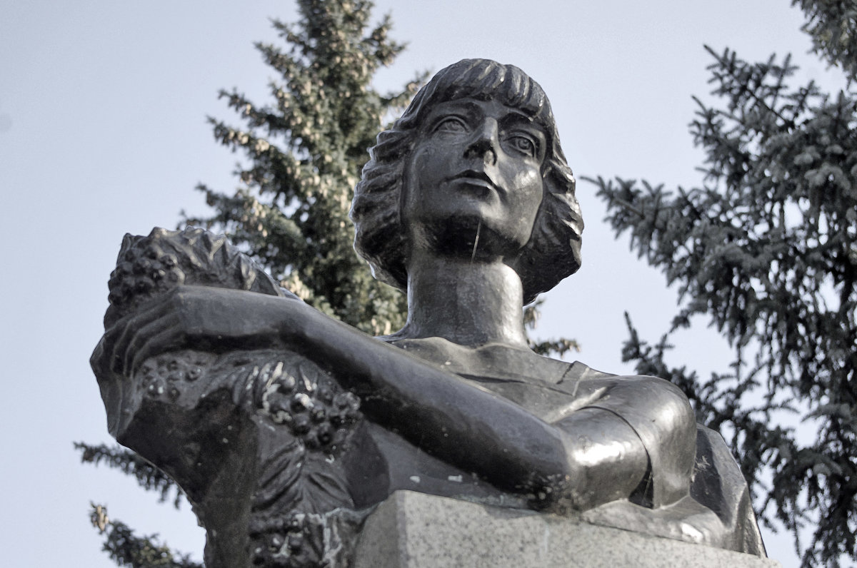 Памятник Марине Цветаевой в селе Усень-Ивановск - Nina Karyuk
