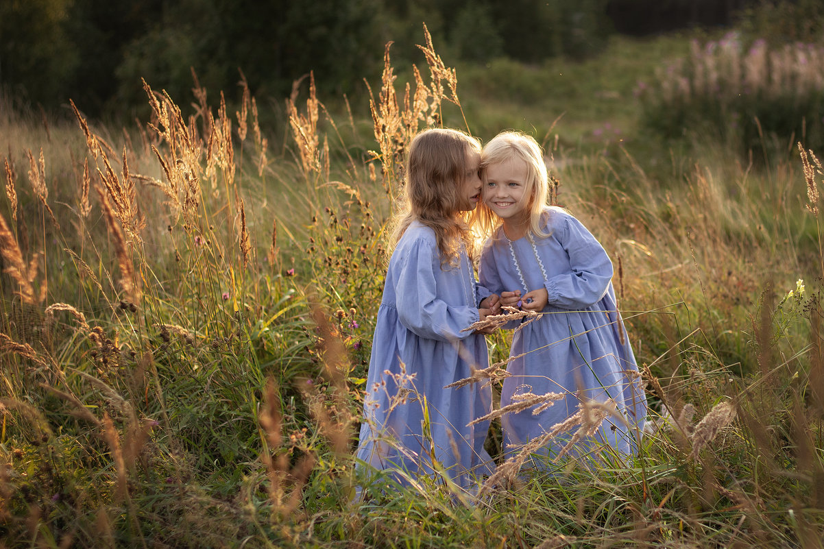 Две сестрички - Ася Захарова