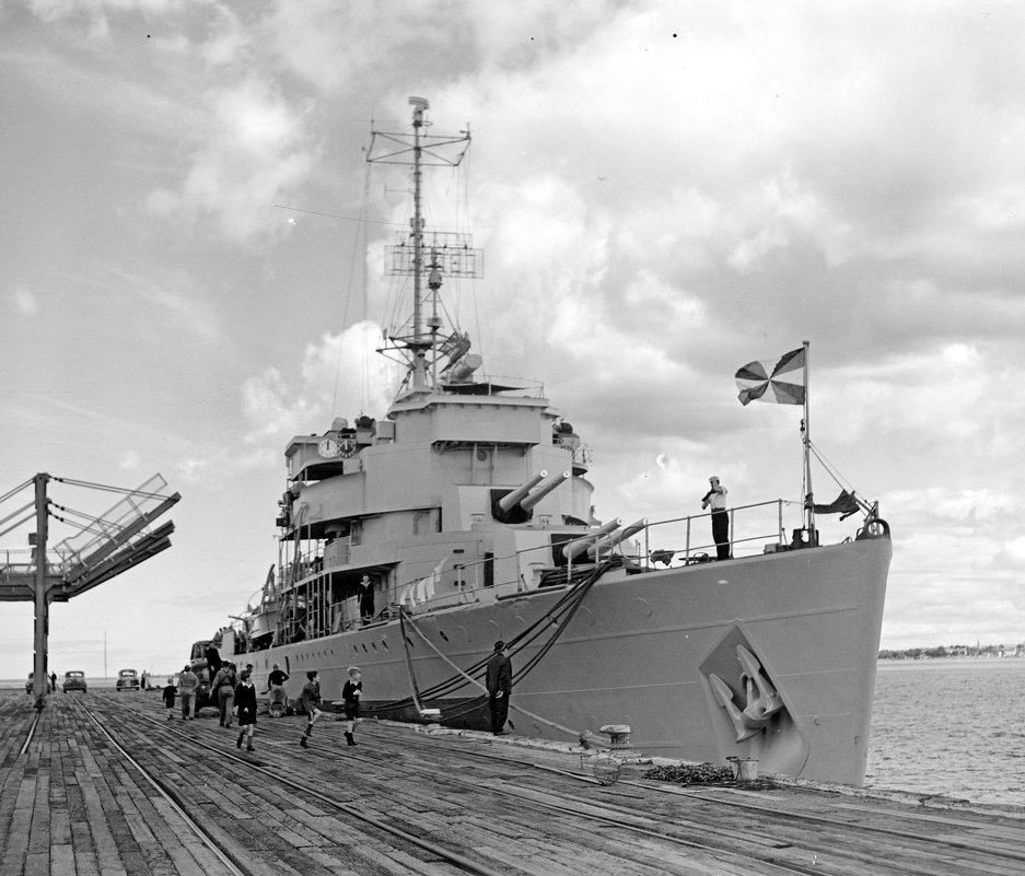 HNLMS "Tromp".1946. - Александр 