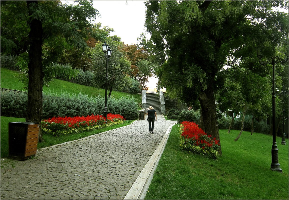 В Стамбульском парке - Людмила 