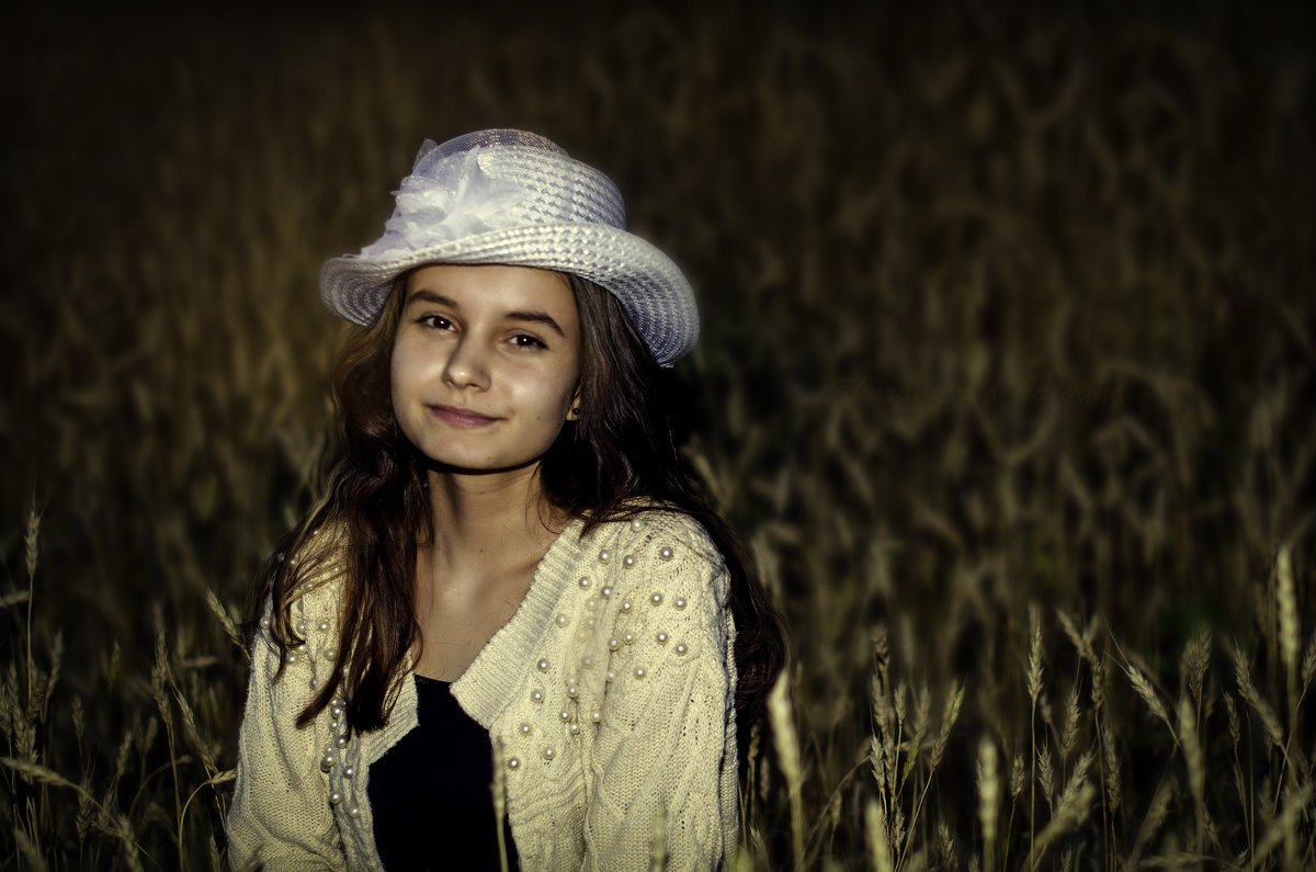 Девушка в шляпке - Татьяна Шураватова