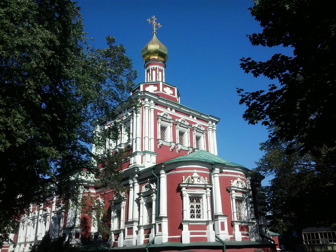 Храм в Новодевичьем монастыре. Успенская церковь - Надежда 