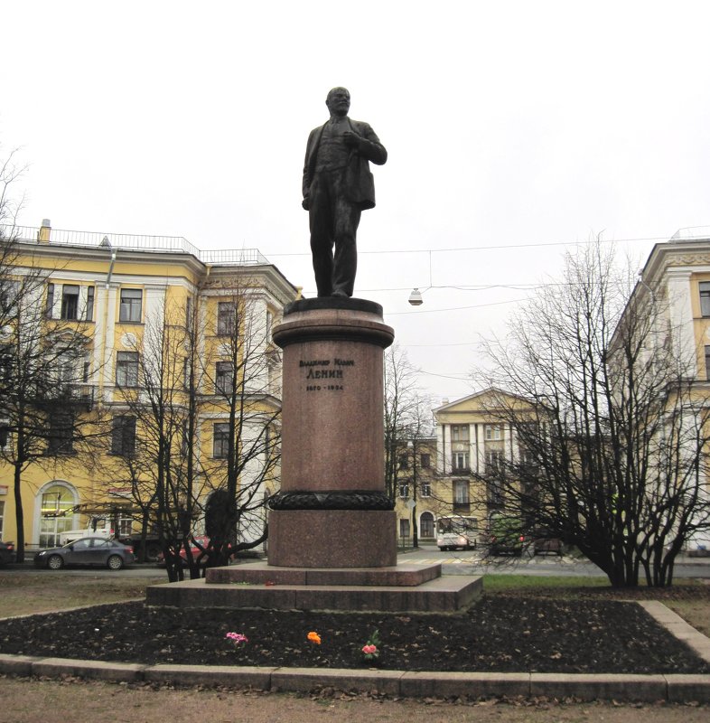 Колпино. Памятник В.И. Ленину на привокзальной площади. - Ирина ***