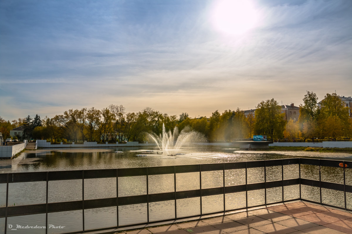 фонтан в городе - Ольга (Кошкотень) Медведева