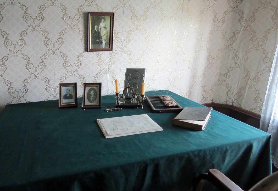 Рабочий кабинет в доме Ошевнева - Вера Щукина