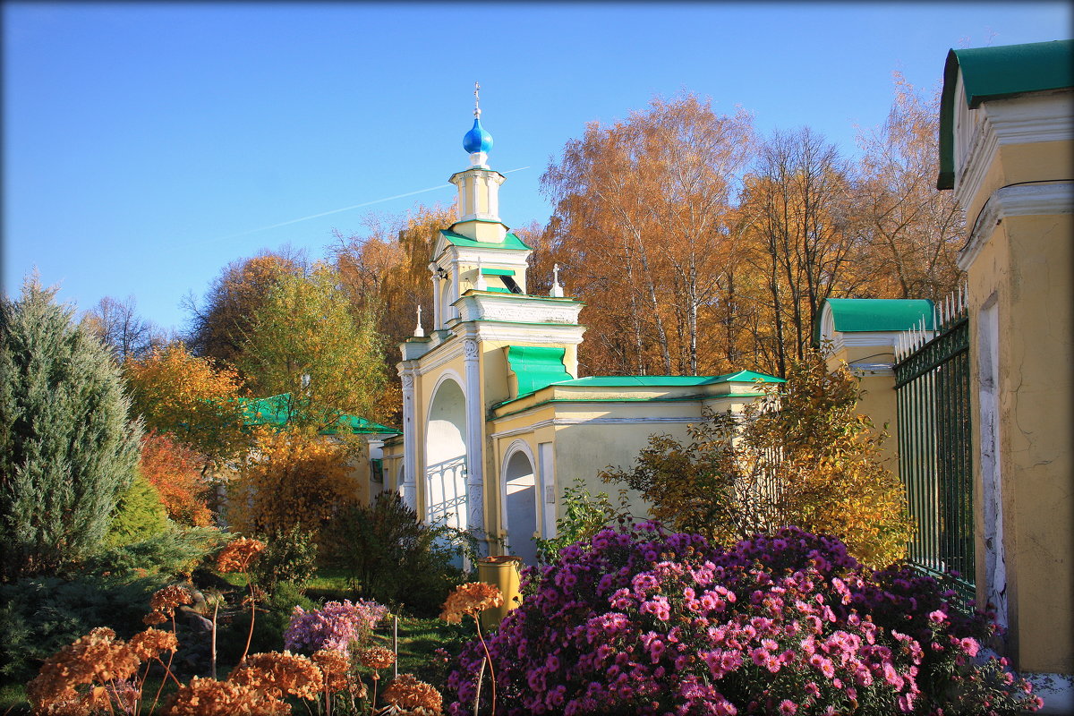 Стена храма с. Гребнево. - Любовь 