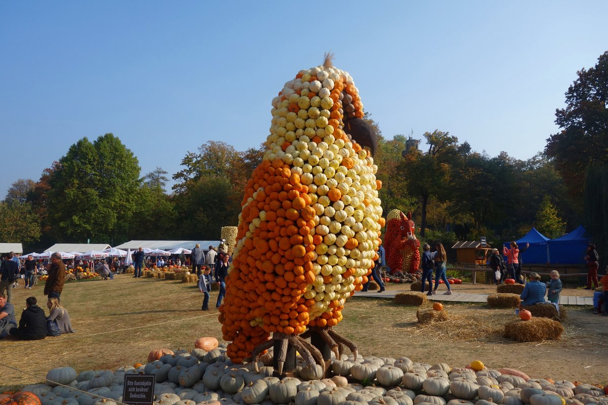 Крупнейший и самый известный в мире праздник тыквы ежегодно проходит в Людвигсбурге.... - Galina Dzubina