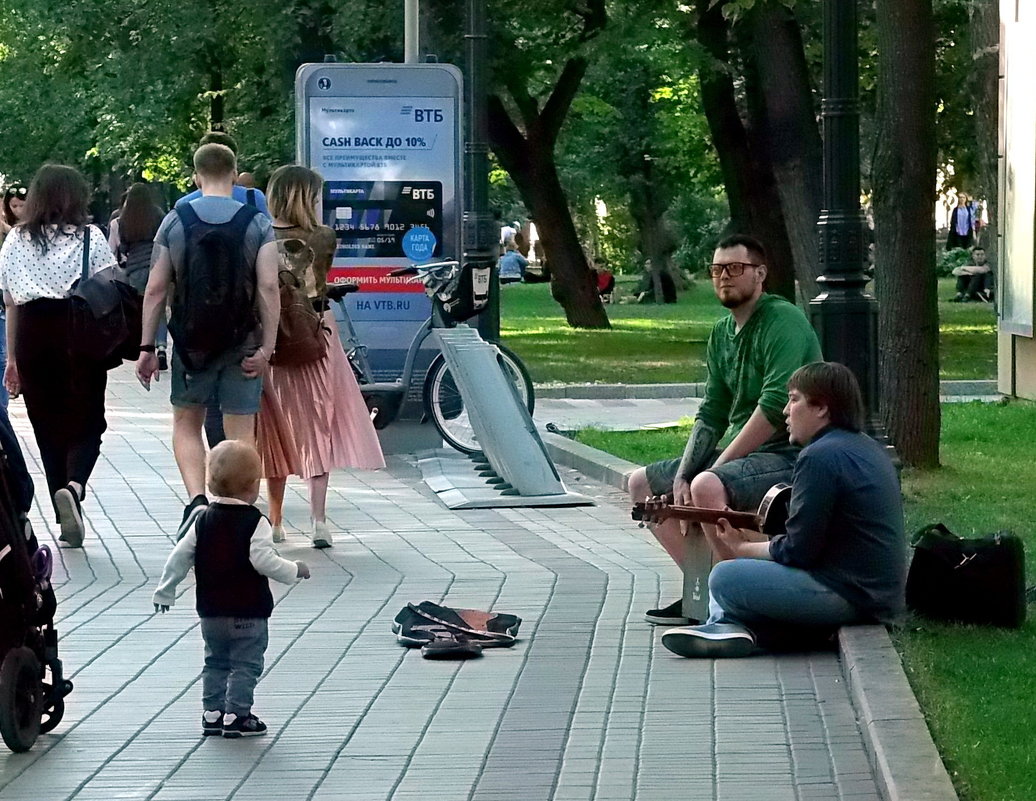 Маленькая жизнь в большом городе... - Елена 