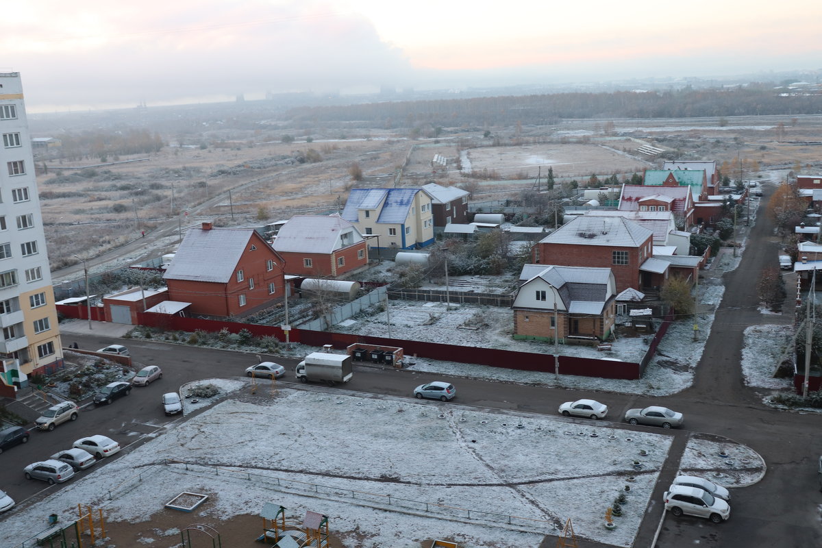 Первый снег. Вид из окна 10-го этажа. - Вячеслав & Алёна Макаренины