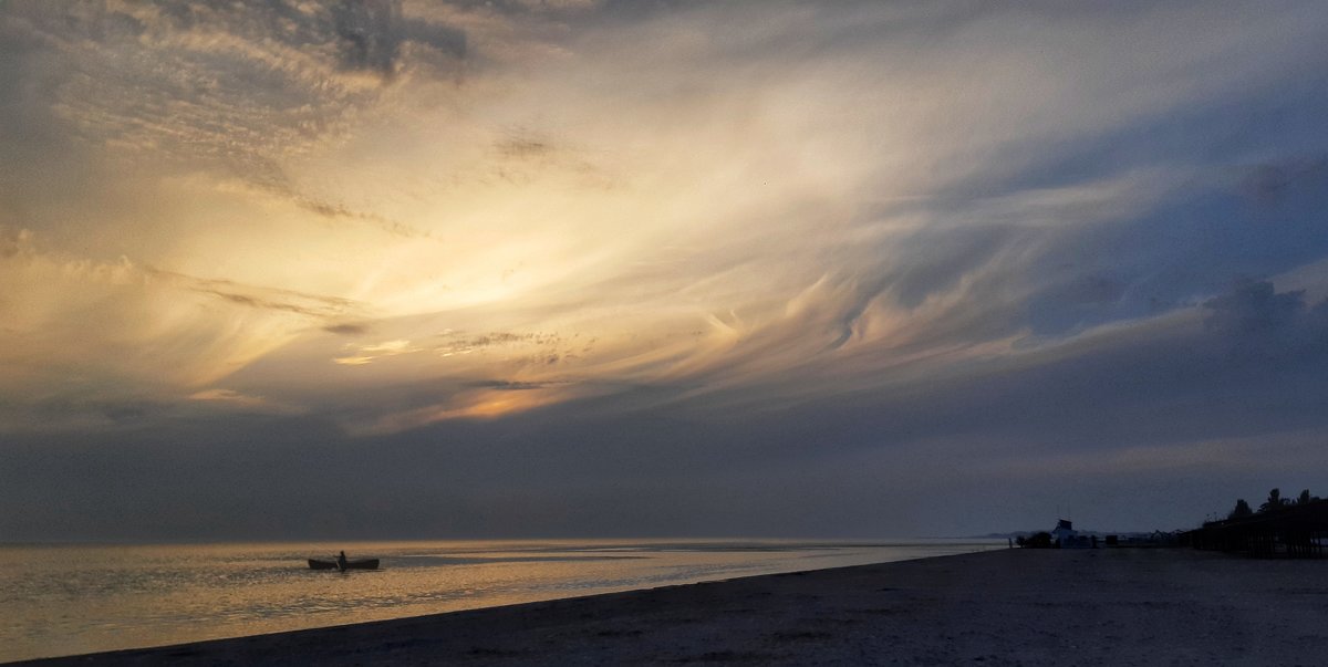 Вечерняя рыбалка на Черном море - Александр Довгий