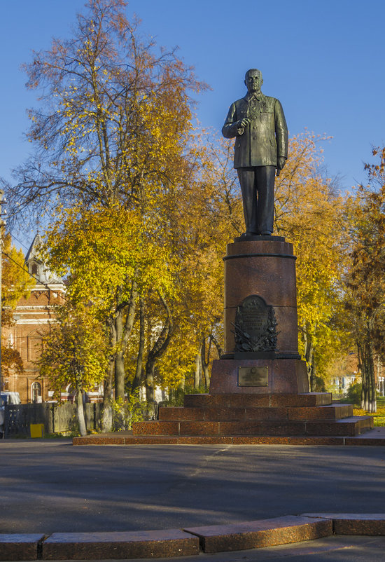 Памятник Дегтяреву - Сергей Цветков