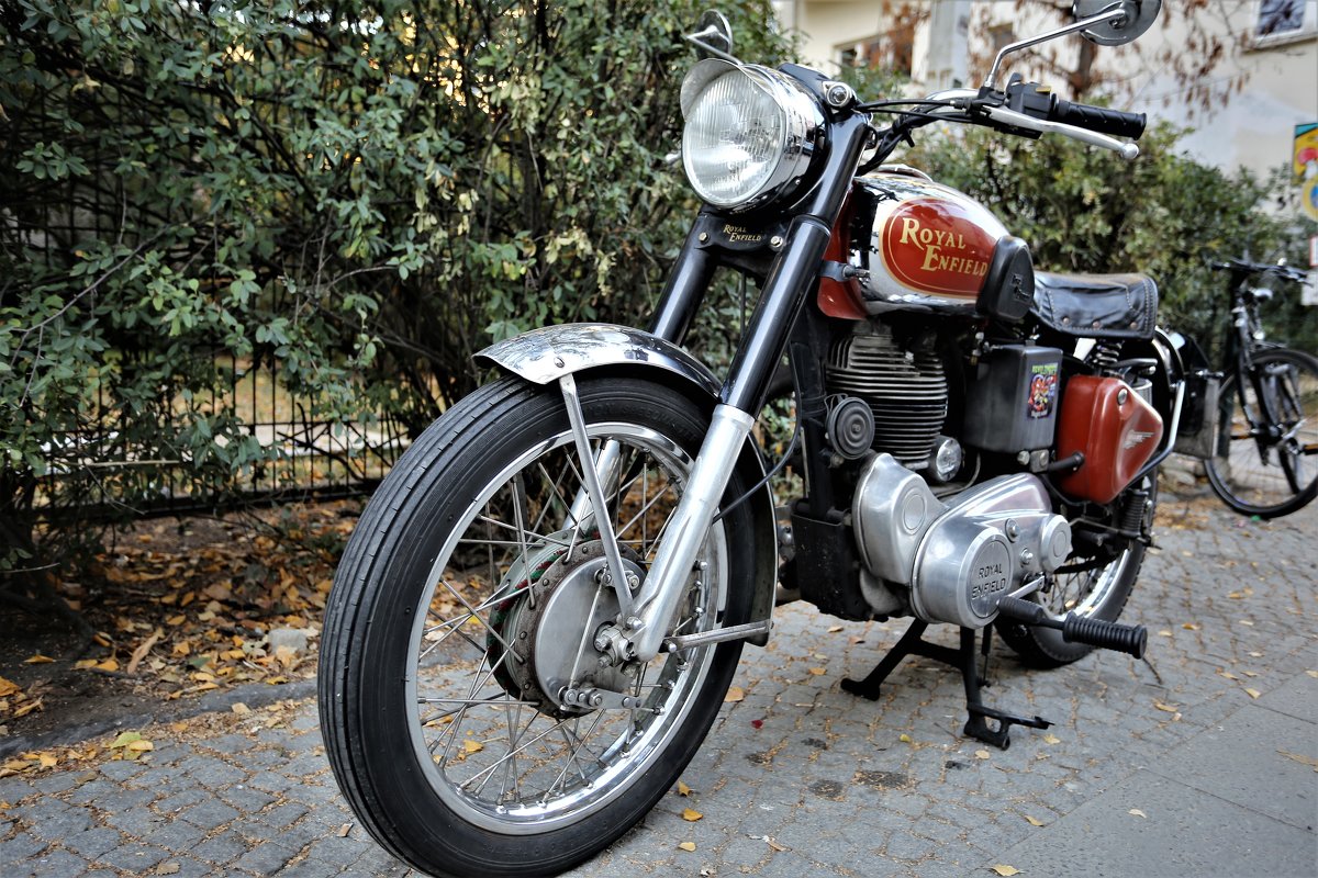 #Royal Enfield - alexx Baxpy