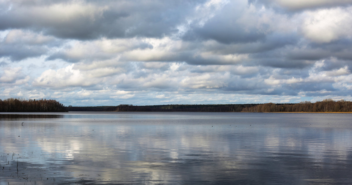 Над озером зависли облака - Nika Polskaya