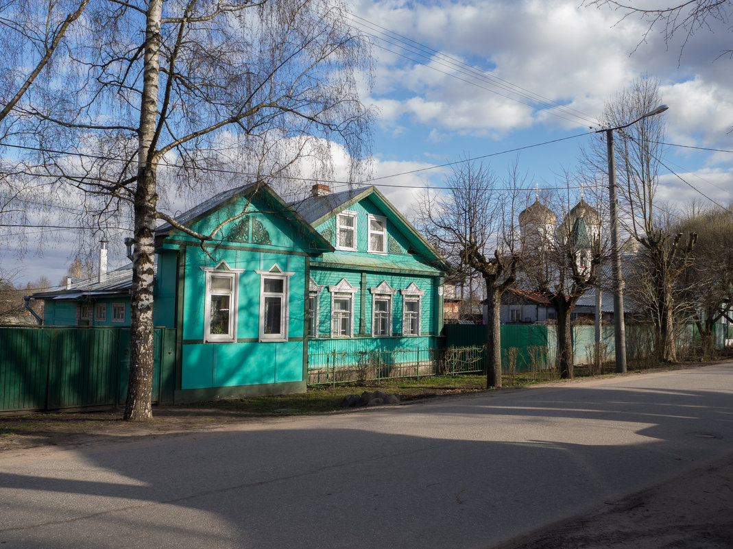 Дом и тихая улица. :: Олег Фролов – Социальная сеть ФотоКто